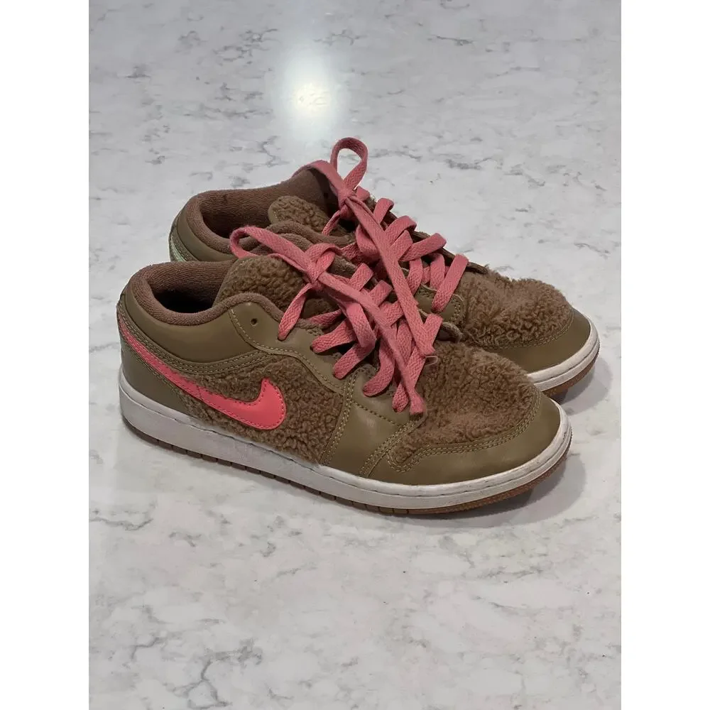 Nike Air Jordan Youth 1 Low Utility GS‎ Teddy Bear Comfort Sneakers Sz 4.5 Beige - Picture 4 of 10